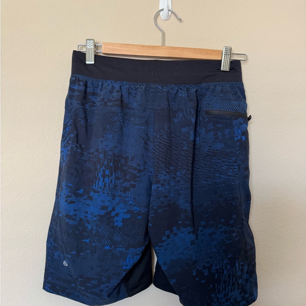 Lululemon Men’s Small pace breaker blue & black 9” Shorts - Picture 11 of 11